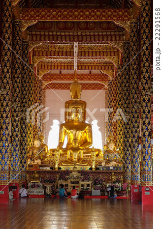 golden buddha statue in wat suan dok temple golden buddha statue in wat suan dok temple 22291568