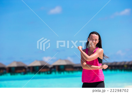 Healthy athlete woman working out doing exercise 22298702