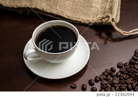 自然なコーヒーと麻袋とコーヒー豆　クラシック 22302043