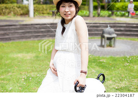 公園でマタニティフォト 公園でマタニティフォト 22304187