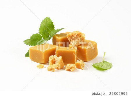 Chewy toffee candies 22305992