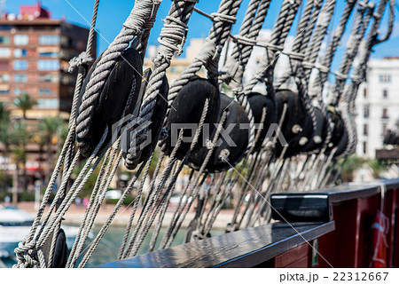 Ship shrouds Ship shrouds 22312667