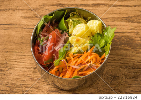 インドの漬物　アチャール　 Indian home-cooked meal (acaar) 22316824