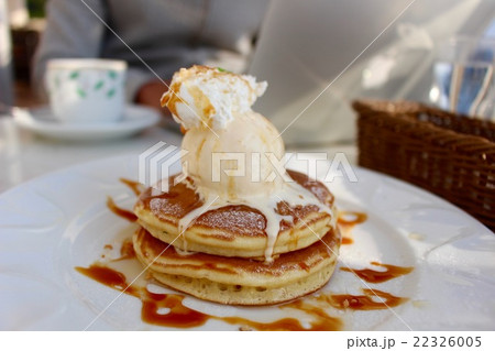 午後カフェ　キャラメルパンケーキ 22326005