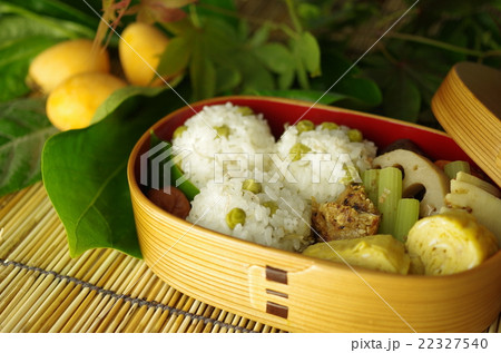 新緑の頃のお弁当 22327540