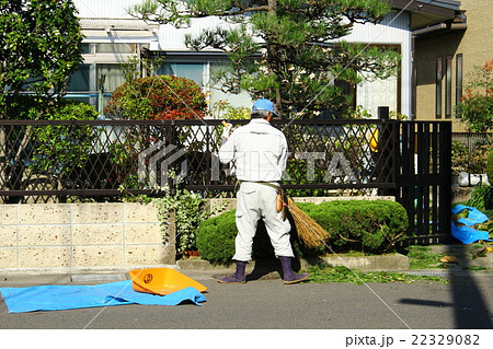 植栽の手入れ作業 22329082