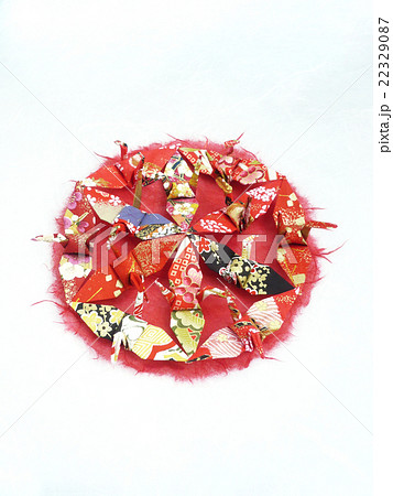 折り鶴と日の丸 22329087