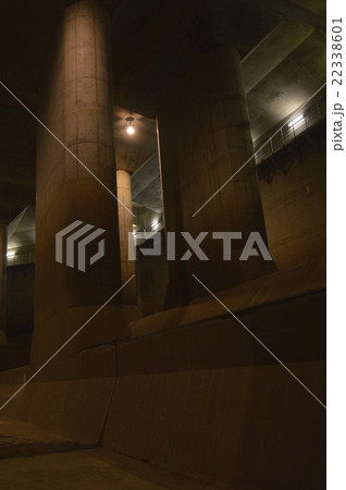 首都圏外郭放水路の「調圧水槽」（埼玉県春日部市） 22338601