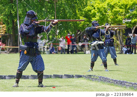 信州　松本　国宝　松本城イベント　古式砲術演武の風景（火縄銃） 22339664