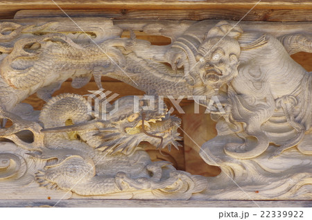 信州 安曇野の古刹 泉福寺 木曽義仲の創建 本堂向拝彫刻拡大 立川流の小口直四郎の彫刻 信州 安曇野の古刹 泉福寺 木曽義仲の創建 本堂向拝彫刻拡大 立川流の小口直四郎の彫刻 22339922