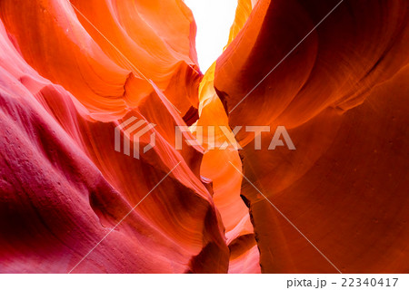 Antelope Canyon in Arizona, USA (アメリカ アンテロープキャニオン) 22340417