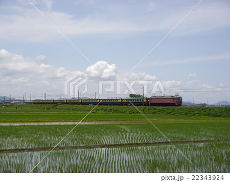 EF81+サロンカーなにわ 14系 坂田-田村 22343924