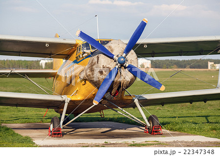 Old retro airplane 22347348