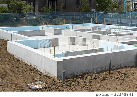 住宅　工事現場　基礎工事　土台　コンクリート　外断熱工法　コンクリート内側に硬質ウレタンフォーム 22348341