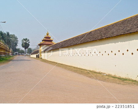 タート・ルアンの外壁（ビエンチャン／ラオス） 22351851