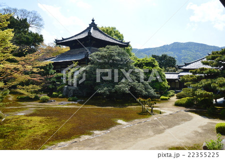 鹿王院の舎利殿と庭園（京都市右京区嵯峨北堀町） 22355225
