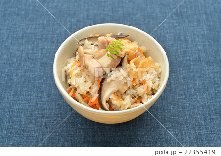 炊き込みご飯、五目ご飯、かやくご飯のイメージ。 22355419