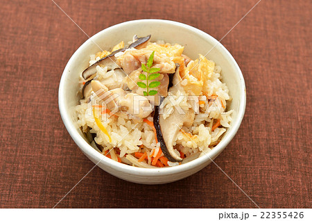 炊き込みご飯、五目ご飯、かやくご飯のイメージ。 炊き込みご飯、五目ご飯、かやくご飯のイメージ。 22355426