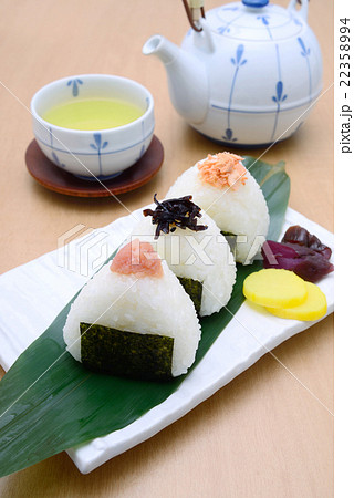 おにぎり 22358994