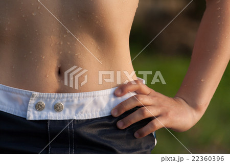 若い女性のウエスト 若い女性のウエスト 22360396