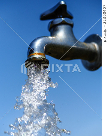 水道と青空 22360407