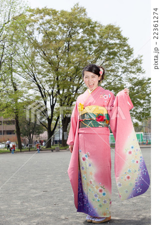 振袖姿の女性 振袖姿の女性 22361274