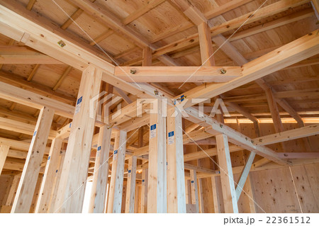 新築の骨組み 22361512