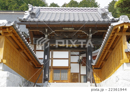 信州　上伊那　辰野の文化財　明光寺山門　立川流の宮大工小口直四郎の建築　全景　横 22361944