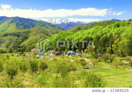 春の山里集落 春の山里集落 22369320