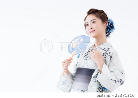 浴衣の若い女性 浴衣の若い女性 22371316
