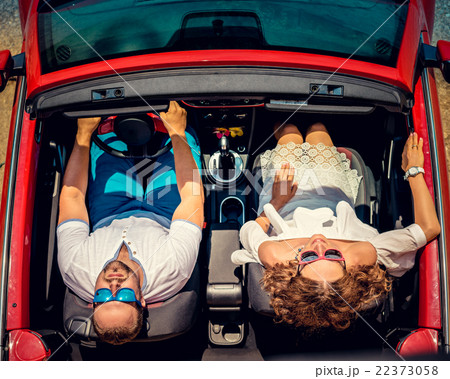 Happy couple ready to trip 22373058