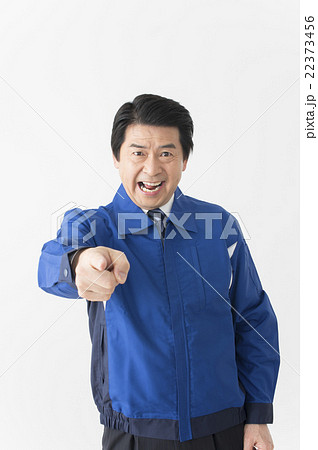 激怒するミドル作業員 22373456