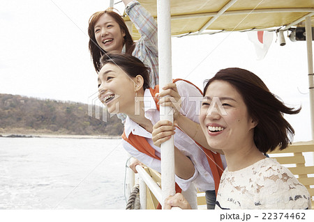 旅を楽しむ女性 22374462