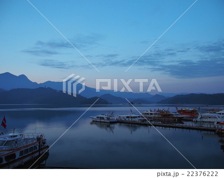 台湾 日月潭 南投県魚池郷 夜明け 22376222