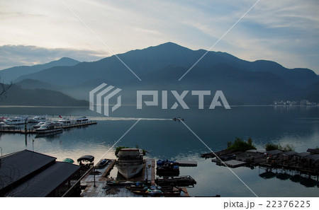 台湾 日月潭 南投県魚池郷 朝霧 台湾 日月潭 南投県魚池郷 朝霧 22376225