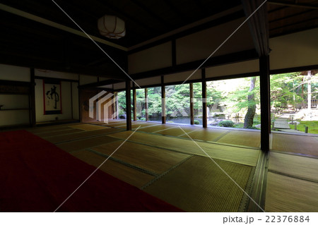 新緑の日本庭園 22376884