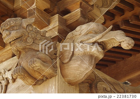 信州 上伊那 箕輪町の長岡神社 拝殿 木鼻彫刻 1801年建造の本殿は諏訪立川流初代 立川富棟の作品 信州 上伊那 箕輪町の長岡神社 拝殿 木鼻彫刻 1801年建造の本殿は諏訪立川流初代 立川富棟の作品 22381730
