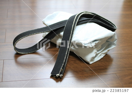 黒帯と道着 22385197