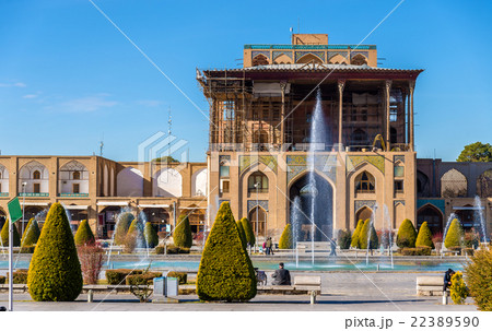 Ali Qapu Palace on Naqsh-e Jahan Square in Isfahan Ali Qapu Palace on Naqsh-e Jahan Square in Isfahan 22389590