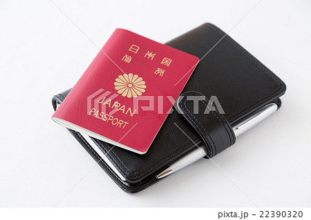 パスポートと手帳 白バック パスポートと手帳 白バック 22390320