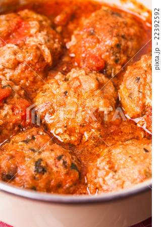 Meatballs with tomato sauce 22392592