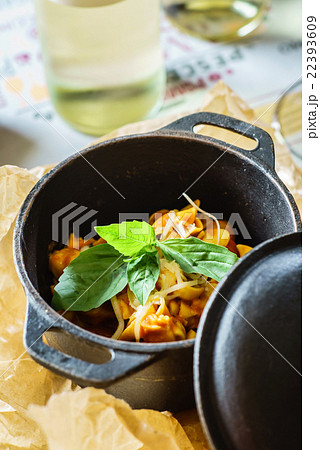 seafood pasta 22393609