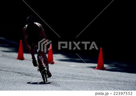 自転車ロード 22397552