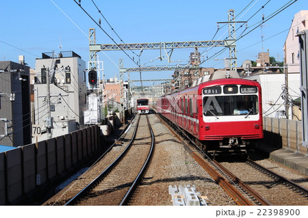 快晴の京浜急行800型　普通列車 22398900