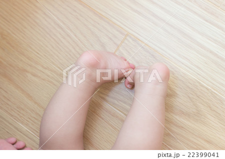 10 months old 22399041