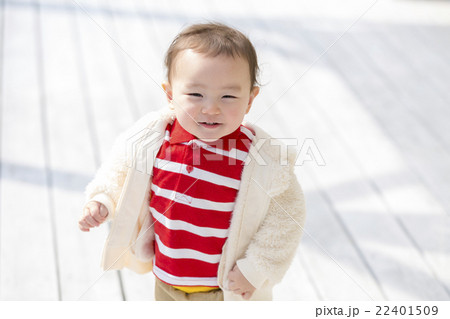 笑顔の男の子 笑顔の男の子 22401509