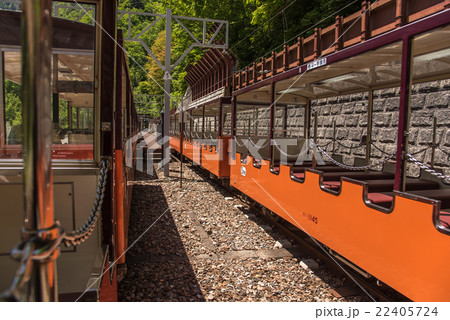 黒部峡谷鉄道　新緑の黒部峡谷 22405724