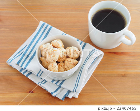 ココナッツマカロンとコーヒー 22407465