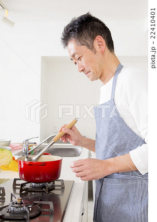 男性料理イメージ 22410401