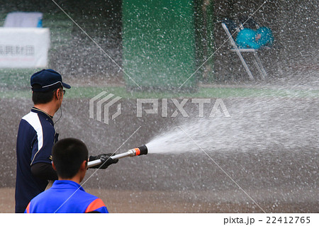 水撒き 水撒き 22412765